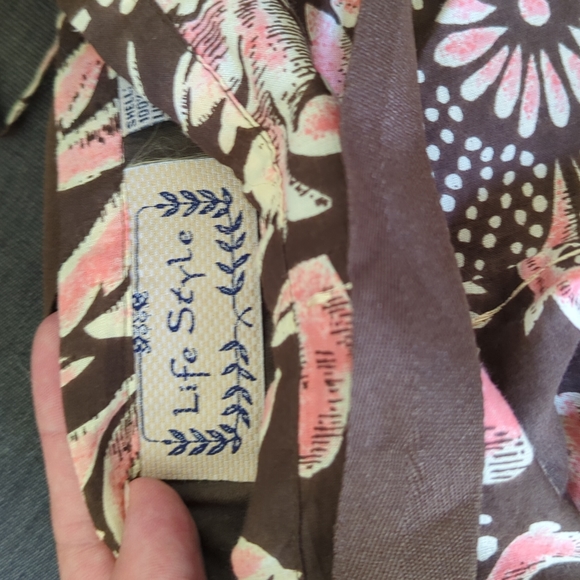 Life Style Floral Skirt with Embroidered Embellishments - size 4 - Picture 6 of 7